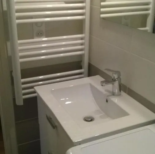 Au Calme, Parking, Proche Thermes *